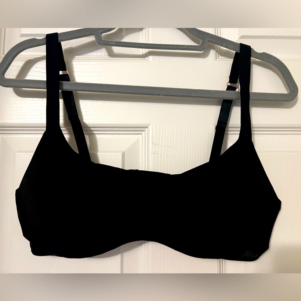 NWT Victoria Secret Pink Women’s Lightly Lined Black bra Size Large